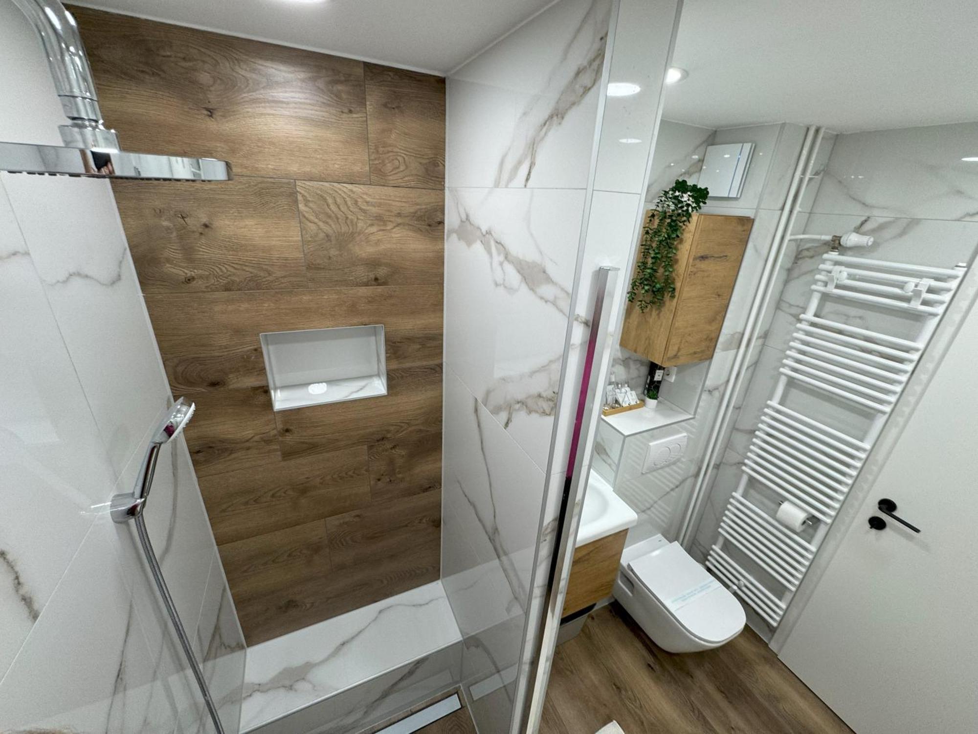 Apartment Apollo - Center - Self Check In - Free Parking Osijek