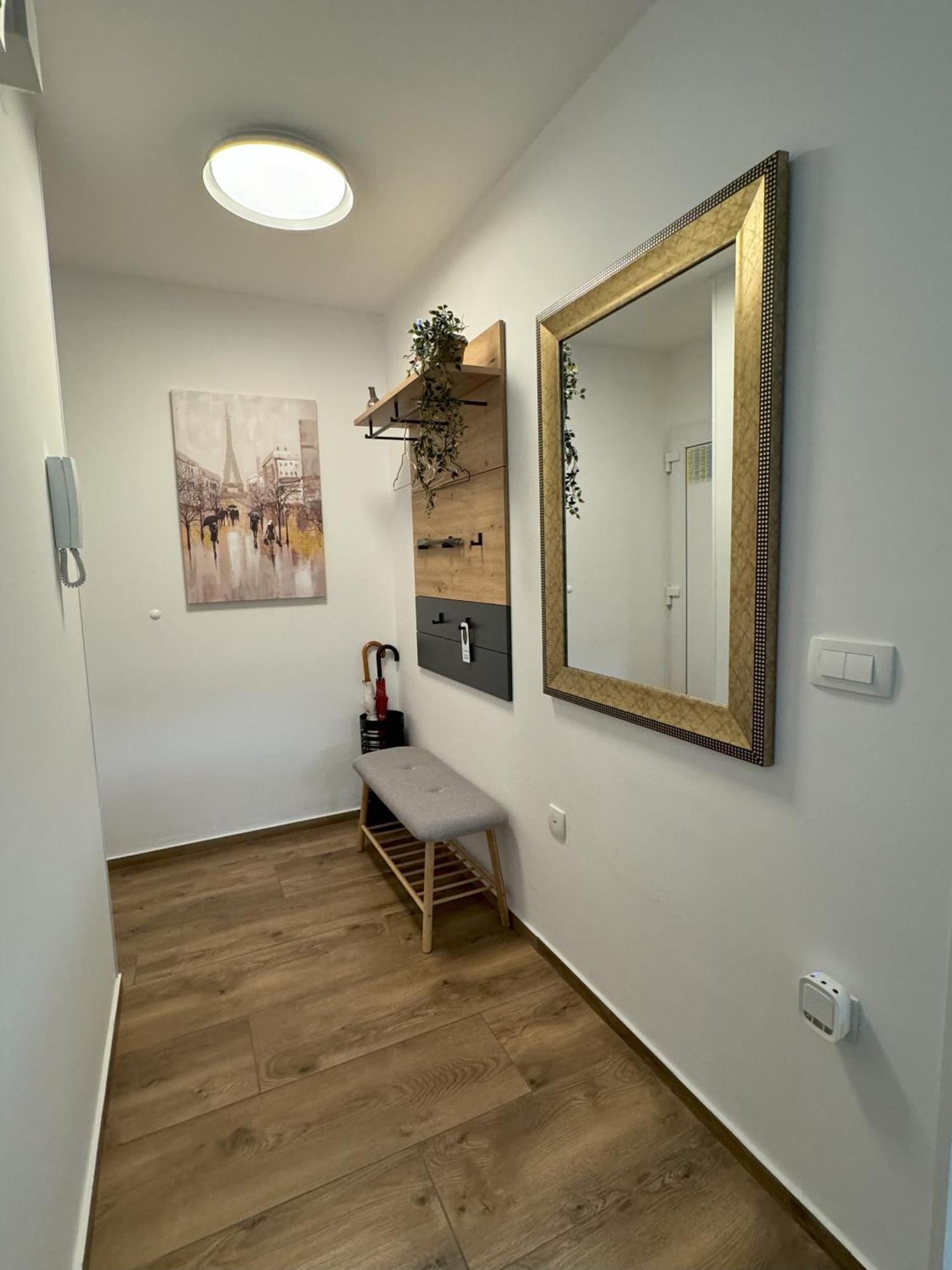 Apollo - Center - Self Check In - Free Parking * Osijek