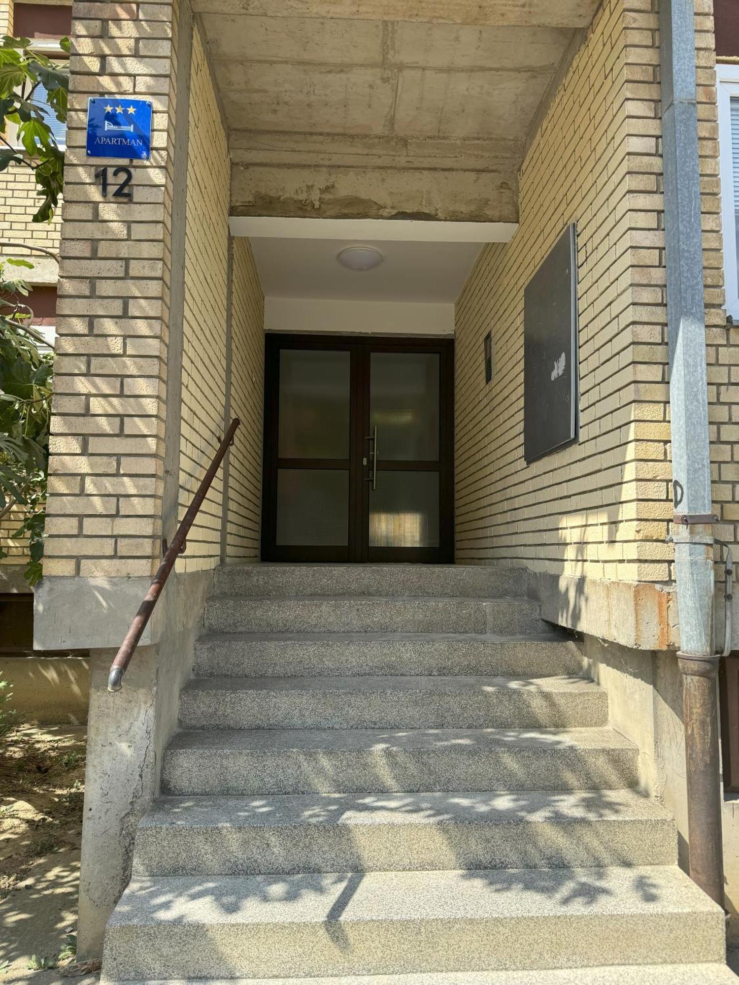 Apartment Apollo - Center - Self Check In - Free Parking Osijek