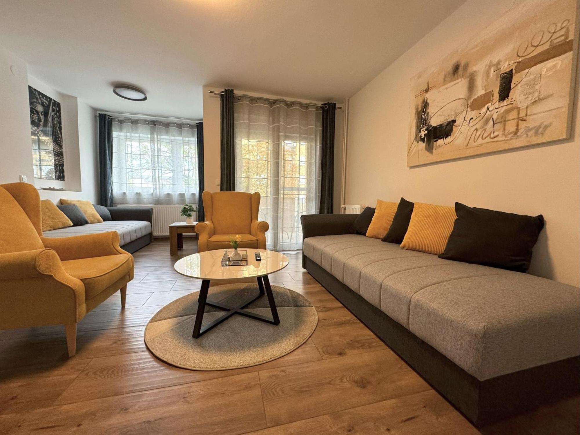 Apollo - Center - Self Check In - Free Parking Apartment Osijek
