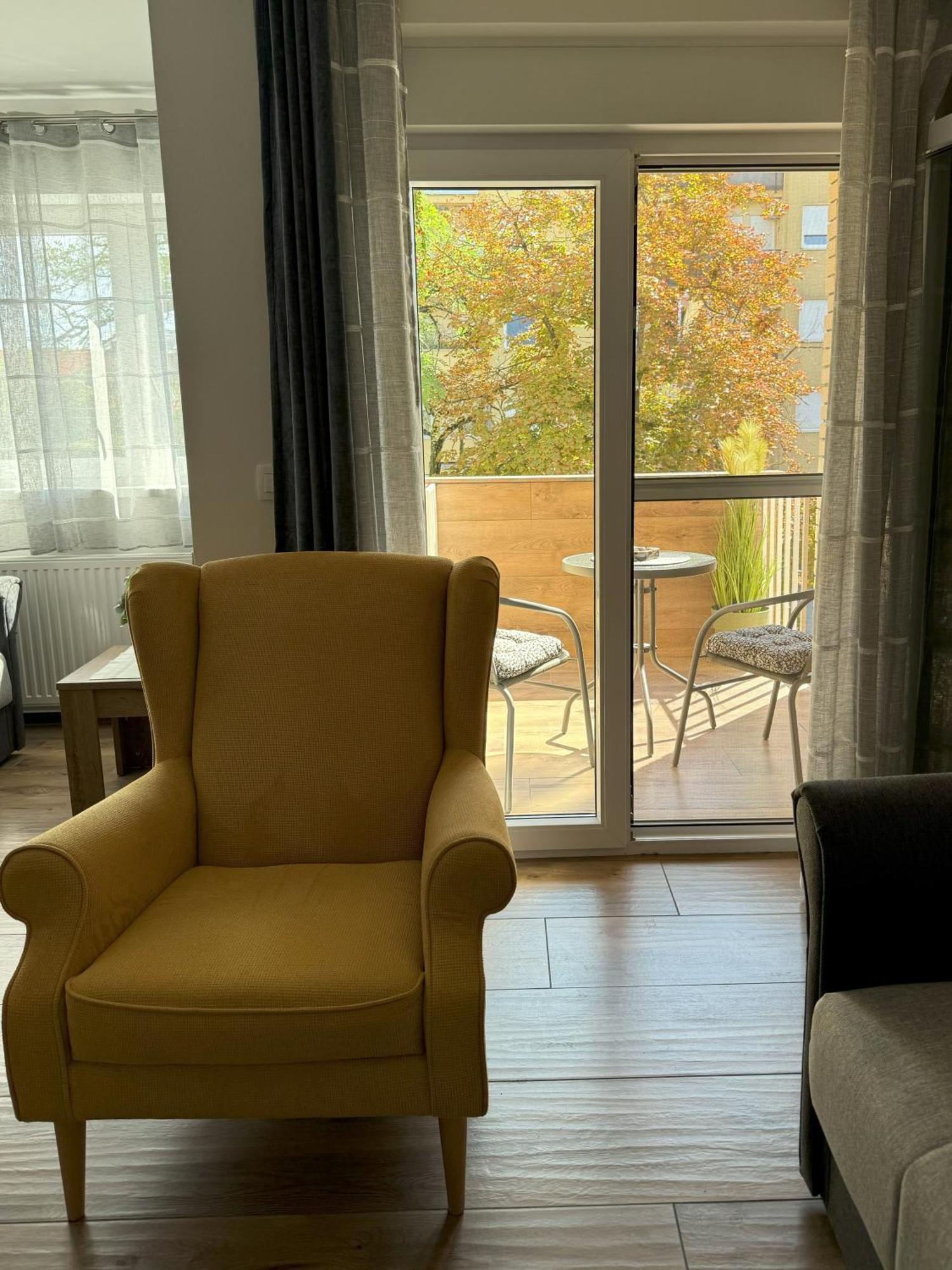 Apollo - Center - Self Check In - Free Parking Apartment